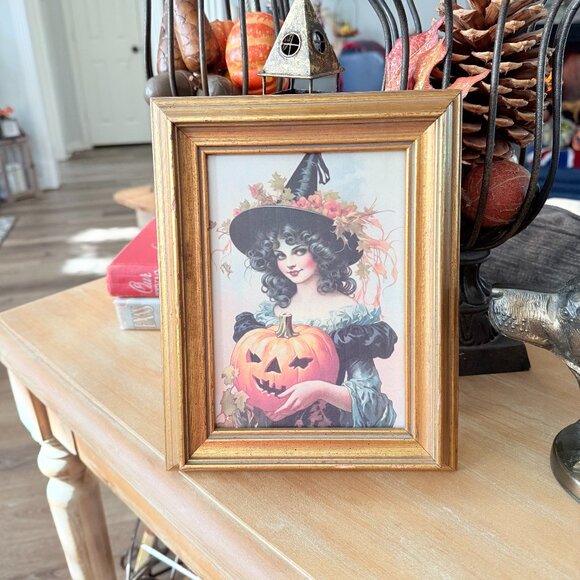 Vintage Gold Frame with Pretty Witch - Picture 3 of 8